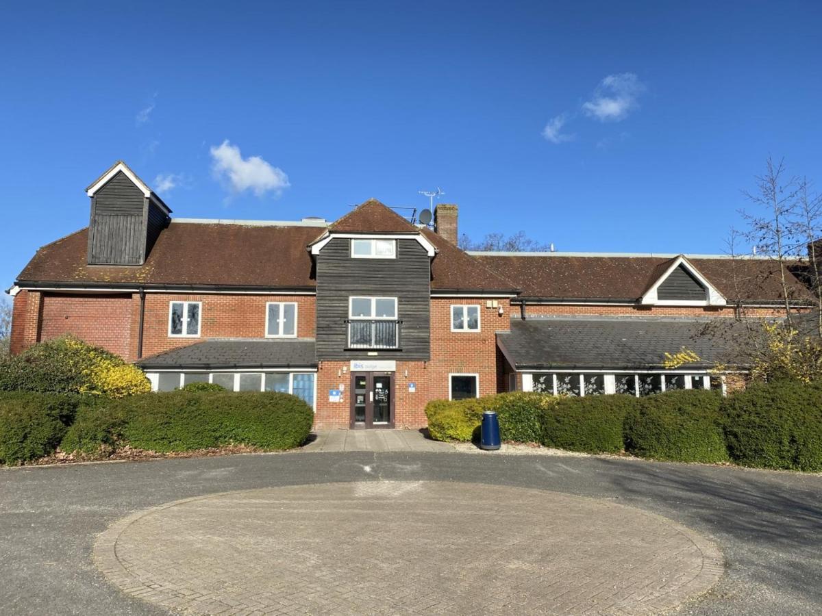 Ibis Budget Stansted Bishops Stortford Birchanger Exterior foto