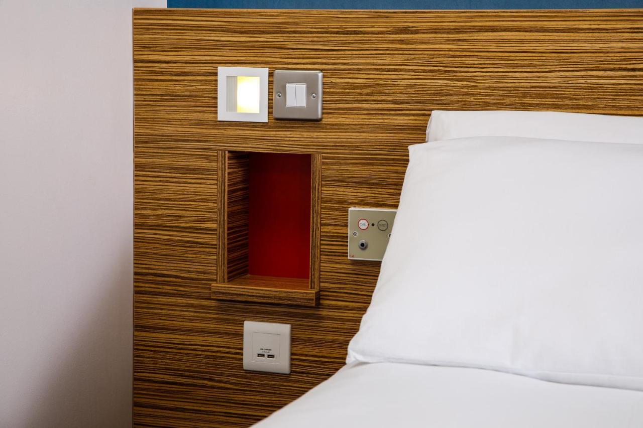 Ibis Budget Stansted Bishops Stortford Birchanger Exterior foto
