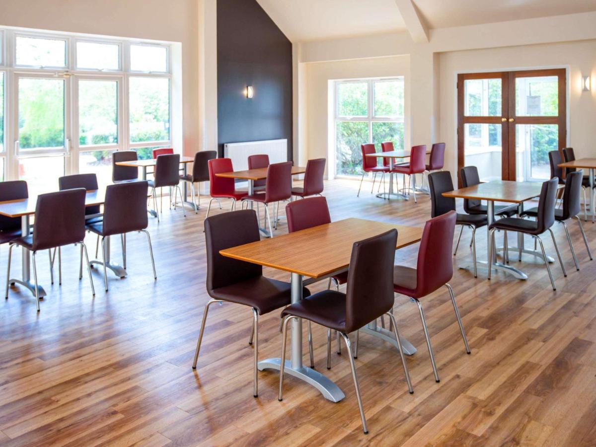 Ibis Budget Stansted Bishops Stortford Birchanger Exterior foto